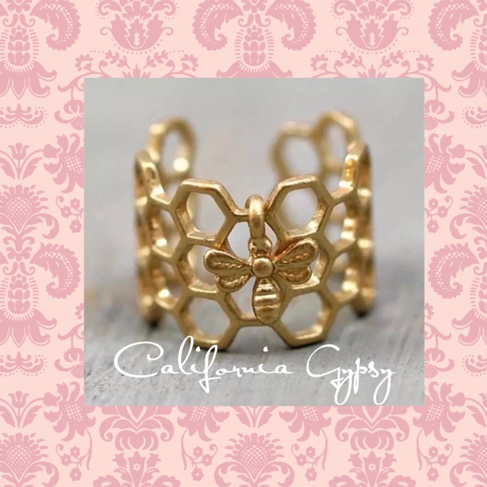 Honeycomb Bee Charm Ring 🐝 - Picture 8 of 9